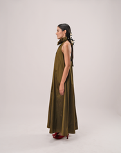 Load image into Gallery viewer, Flare Pleats Maxi Dress