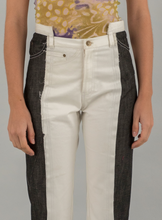 Load image into Gallery viewer, Prune Jeans