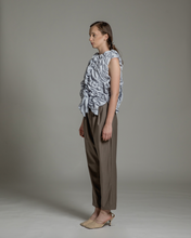 Load image into Gallery viewer, Abstract ruched top