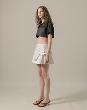 Load image into Gallery viewer, Cropped Shirt