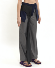 Load image into Gallery viewer, Trouser with Exposed Pocket