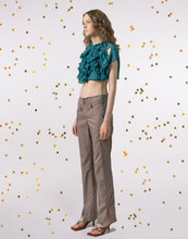 Load image into Gallery viewer, Cut Out Ruched Crop Top