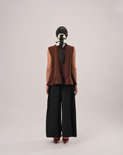 Load image into Gallery viewer, Contrast Sculpted Ruffle Top
