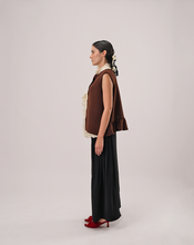 Load image into Gallery viewer, Contrast Sculpted Ruffle Top
